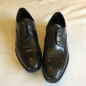 Kenneth Cole dress shoes